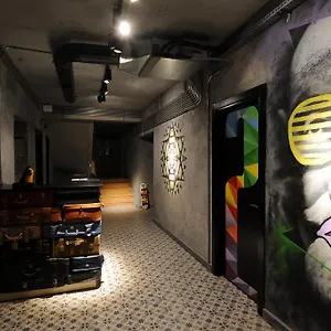 Role Street Hostel